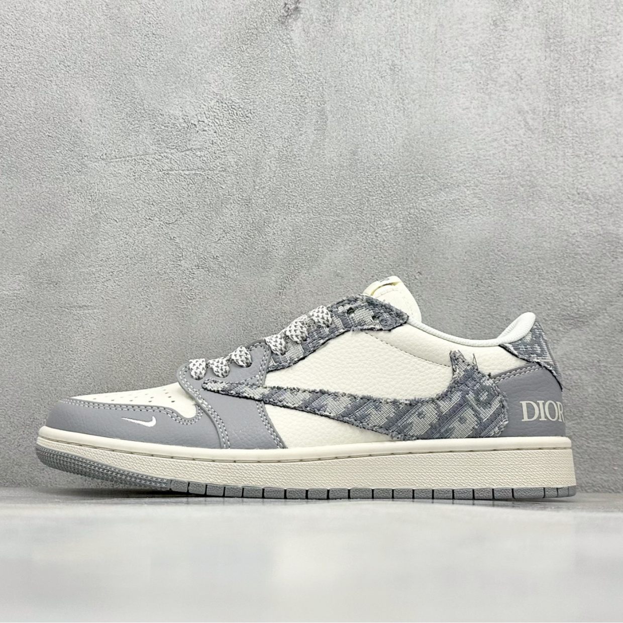 AJ 1 Retro Low x Travis Scott 'Dior' Customs