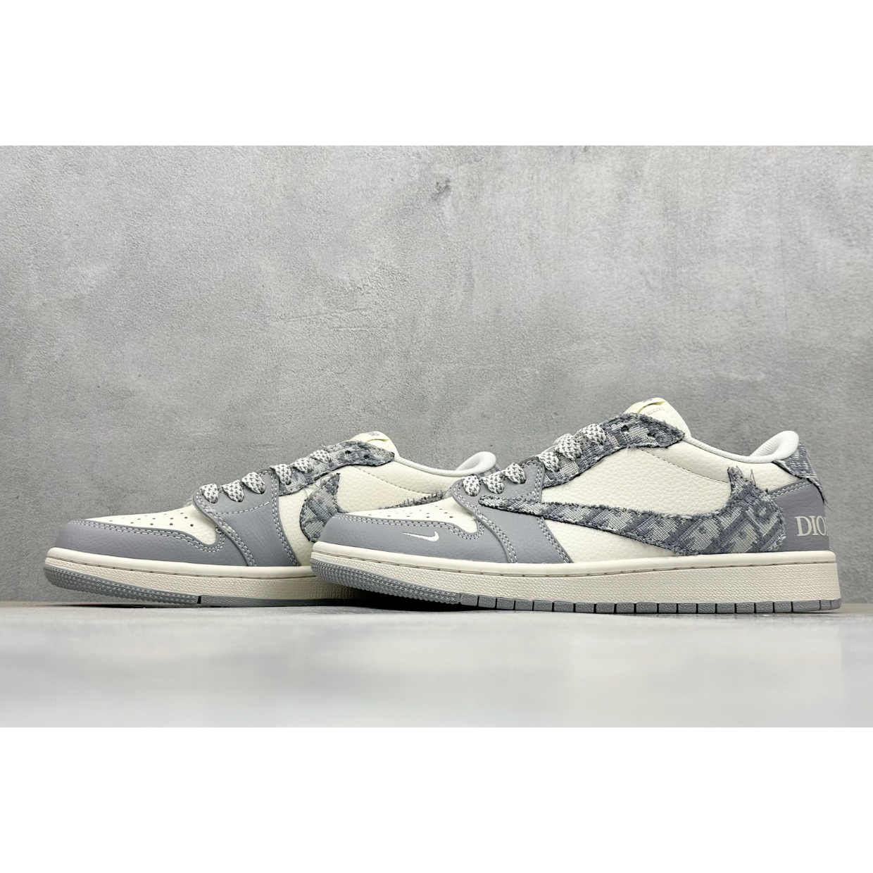 AJ 1 Retro Low x Travis Scott 'Dior' Customs