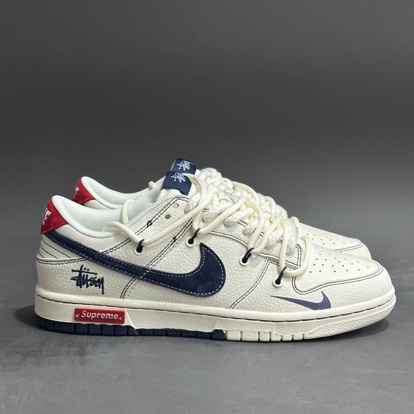 Dunk Low SB x Stussy x Supreme 'Navy'