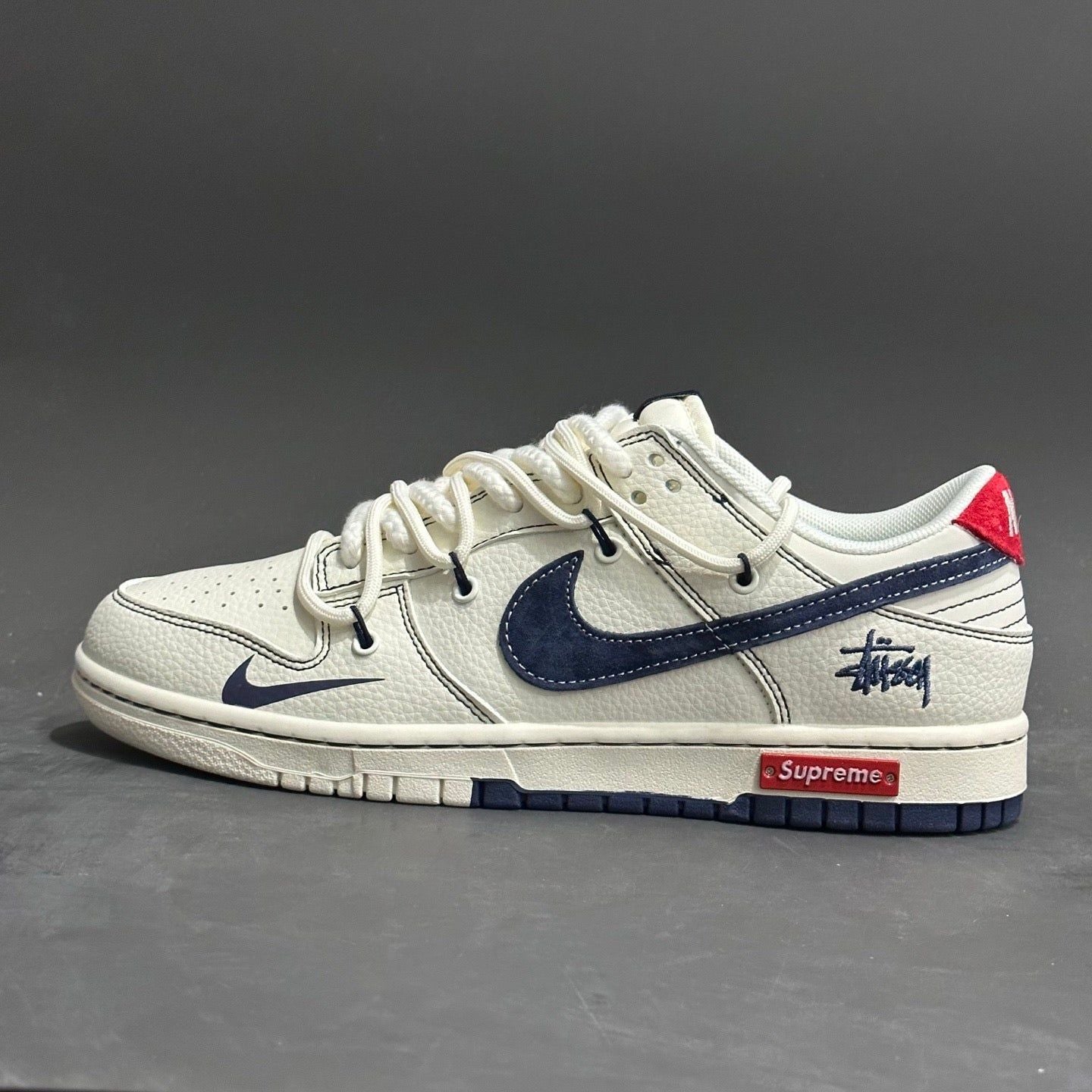 Dunk Low SB x Stussy x Supreme 'Navy'