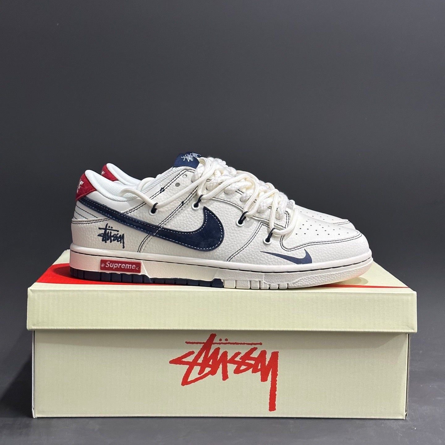 Dunk Low SB x Stussy x Supreme 'Navy'