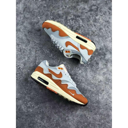 AM 1 x Patta 'Monarch'