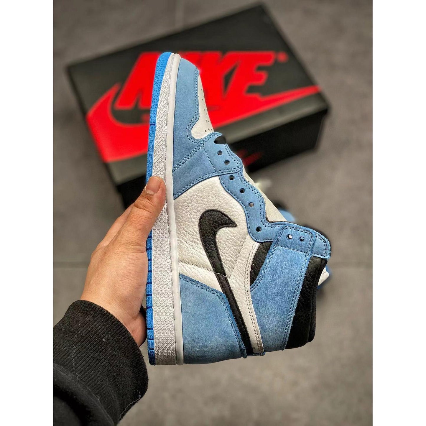 AJ 1 Retro High OG 'University Blue'