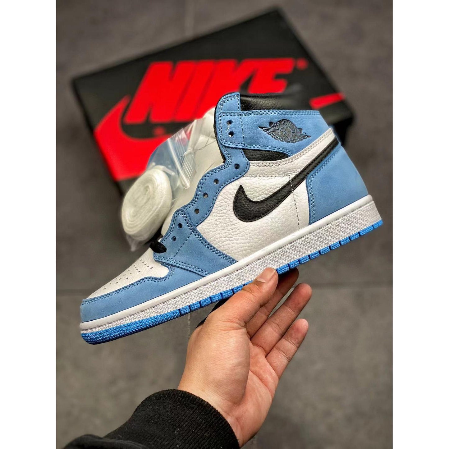 AJ 1 Retro High OG 'University Blue'