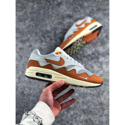 AM 1 x Patta 'Monarch'