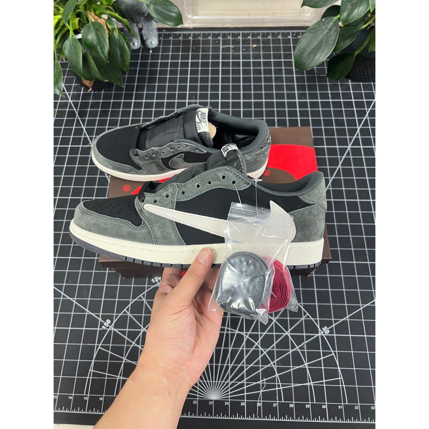 AJ 1 Low x Travis Scott 'Phantom Grey'