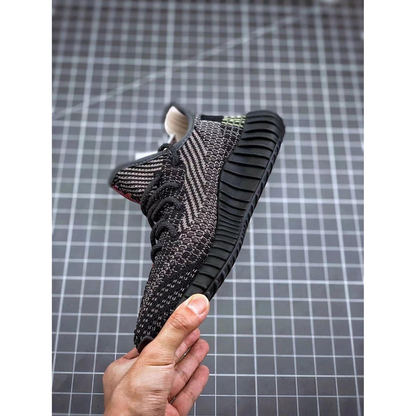 YZY Boost 350 V2 'Yecheil Non-Reflective'