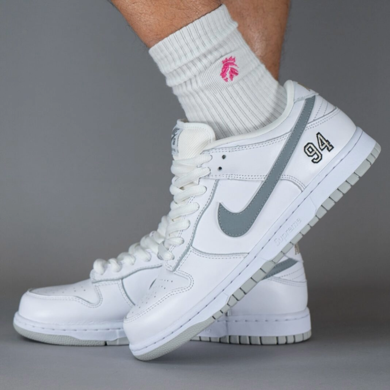 Dunk Low SB x Supreme 'White Metalic Silver'