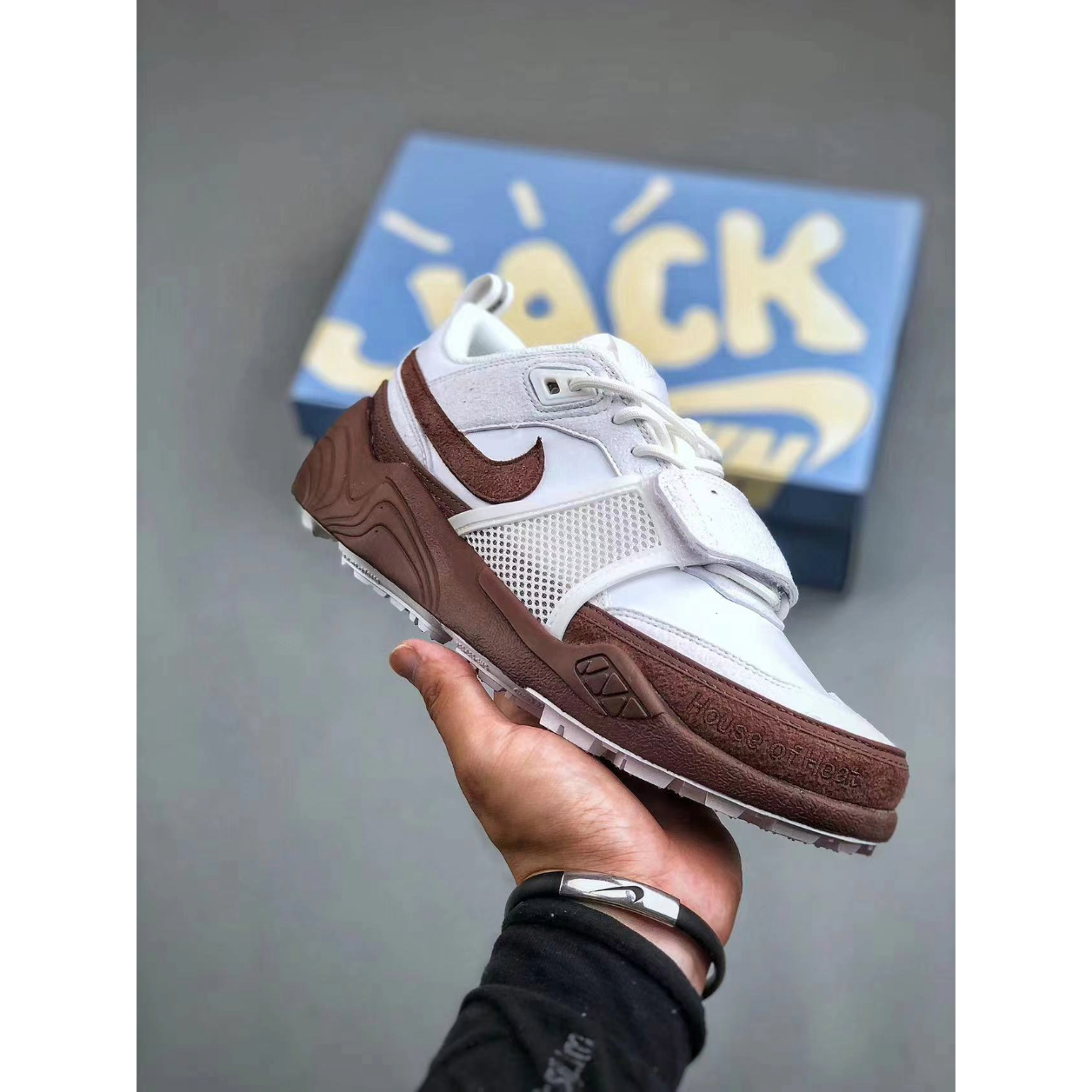 Travis Scott x Zoom Field Jaxx 'Light Chocolate'