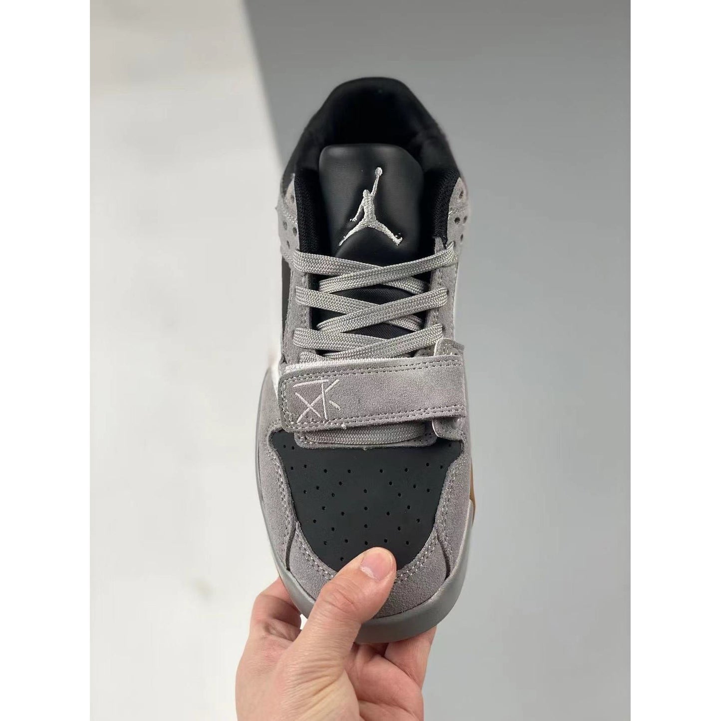 Jumpman x Travis Scott Cut The Check 'Grey'