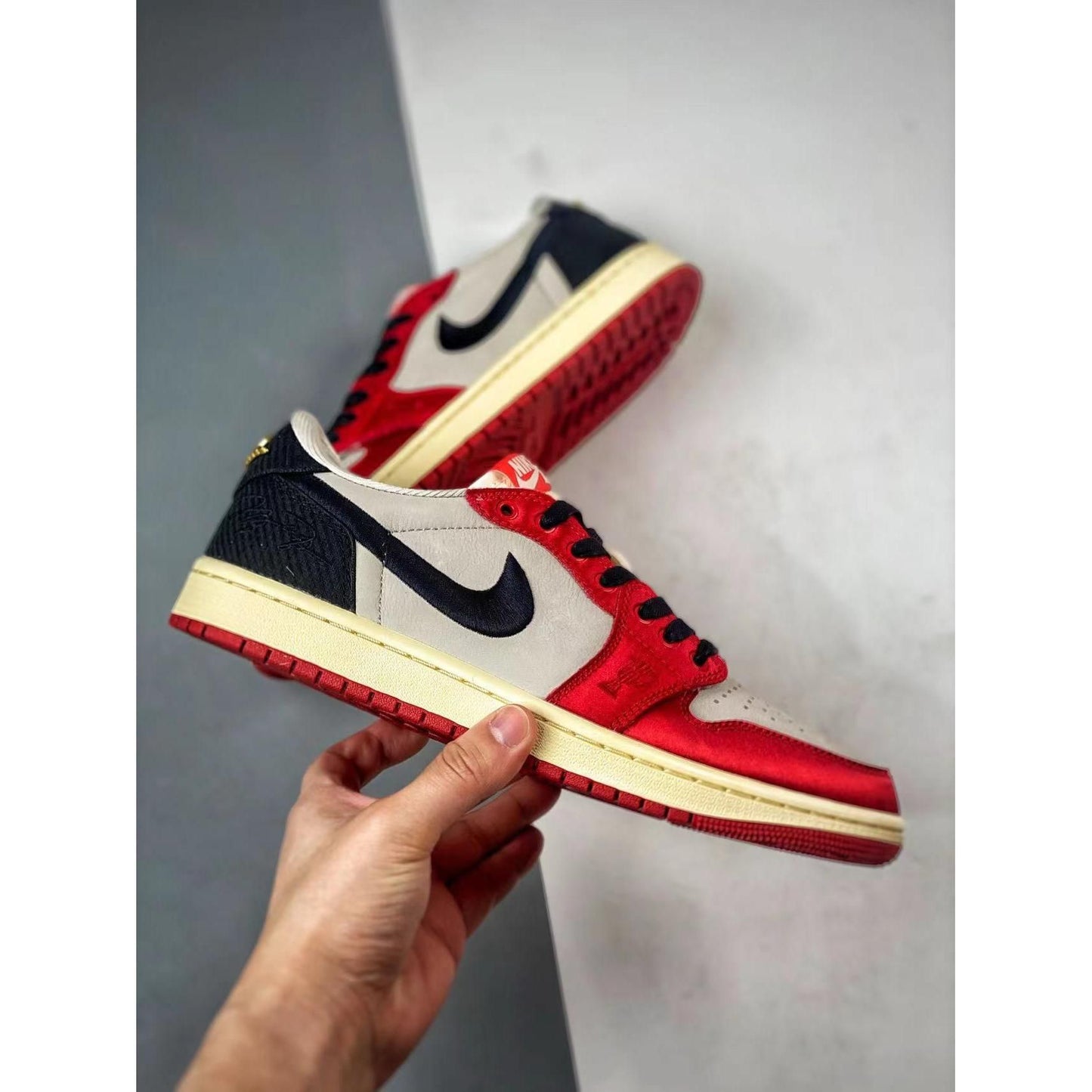 AJ 1 Low x Trophy Room 'Rookie Card - Away'