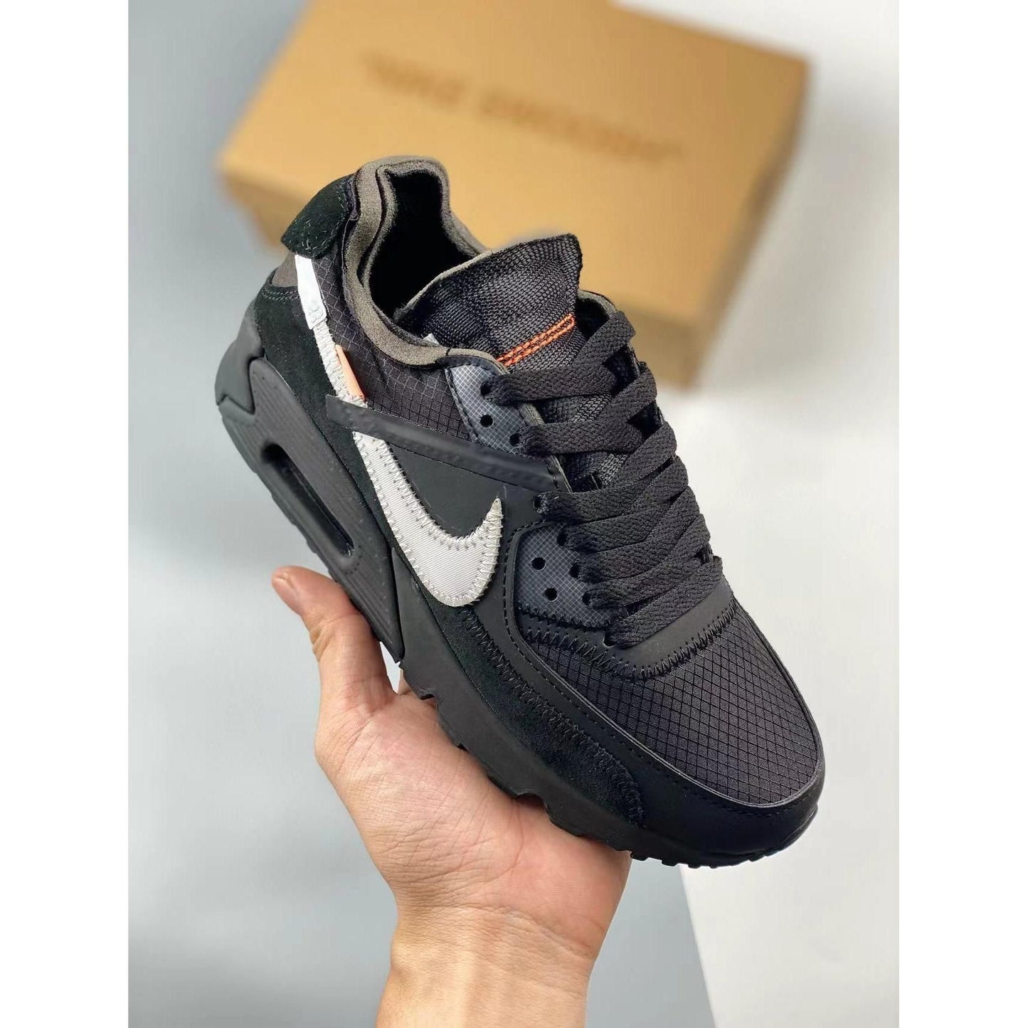 AM 90 x OW 'Black'