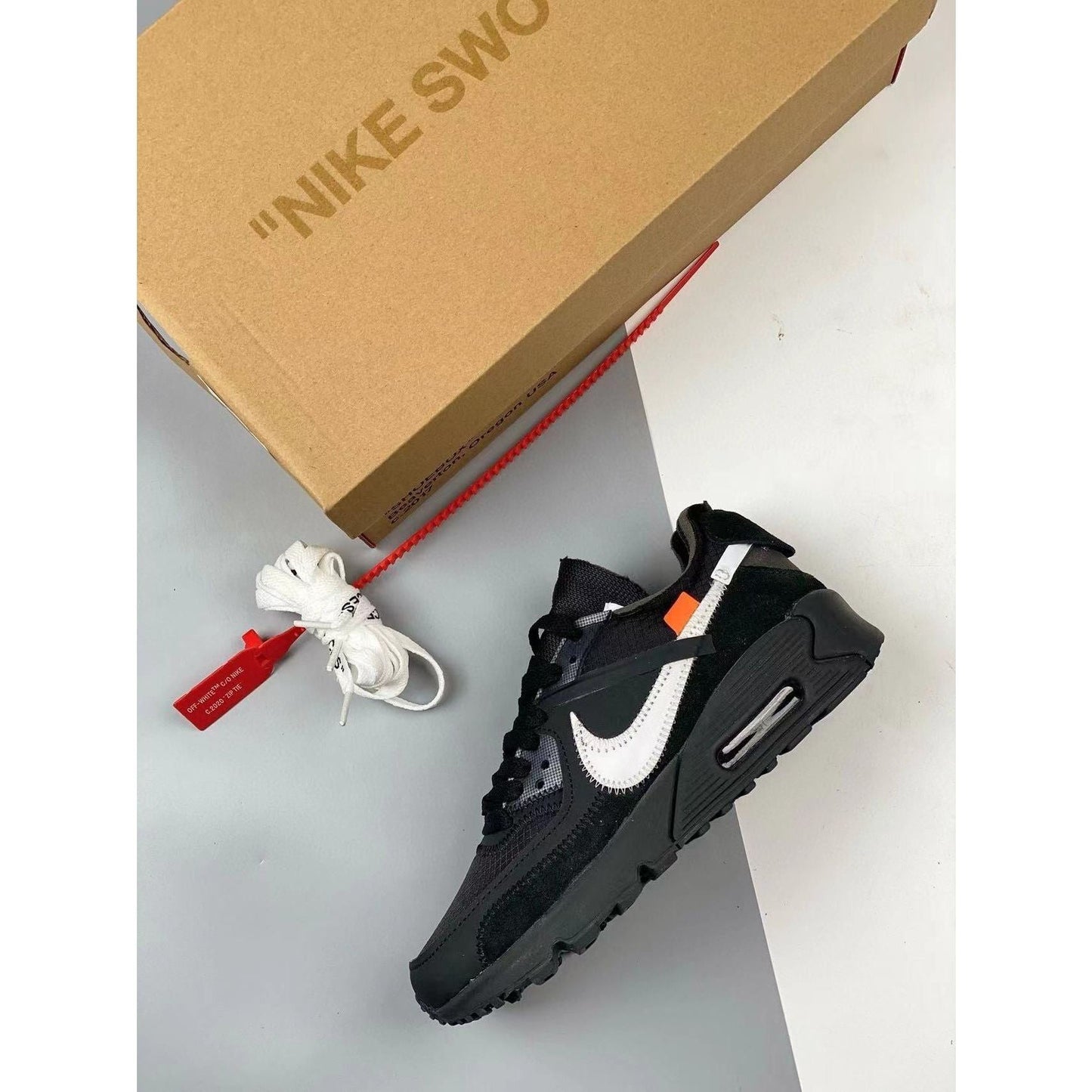 AM 90 x OW 'Black'