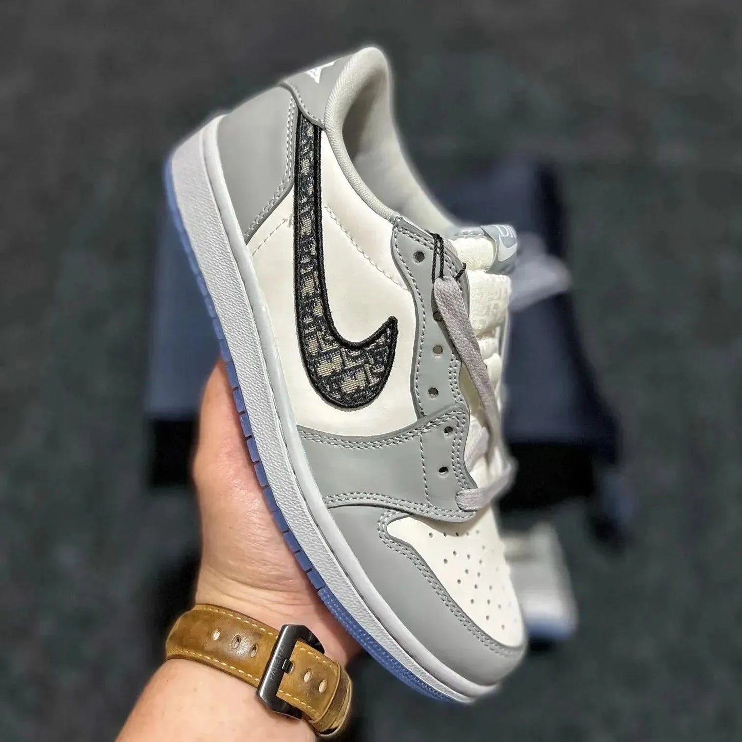 AJ 1 Low x CD