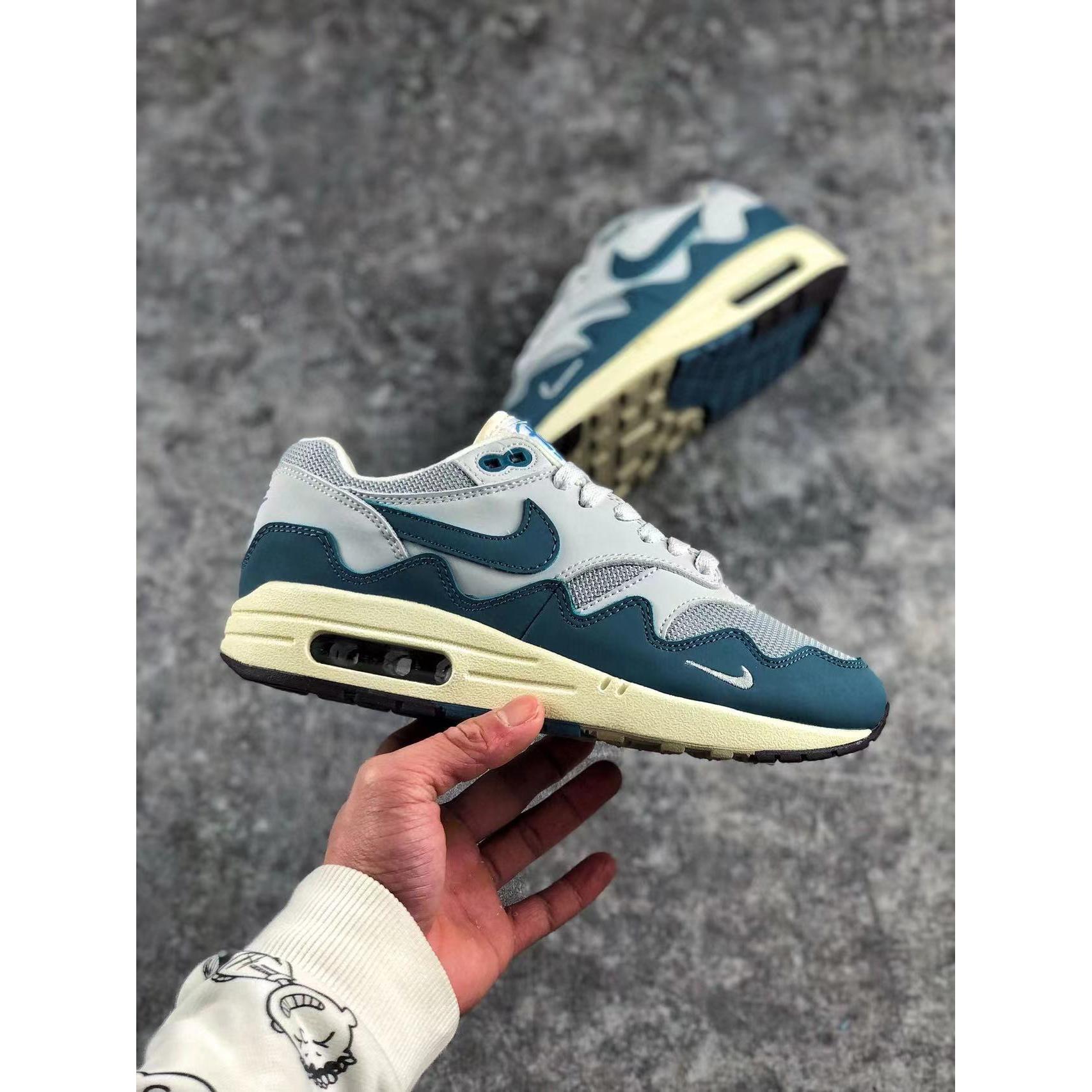 AM 1 x Patta 'Noise Aqua' - Image 4