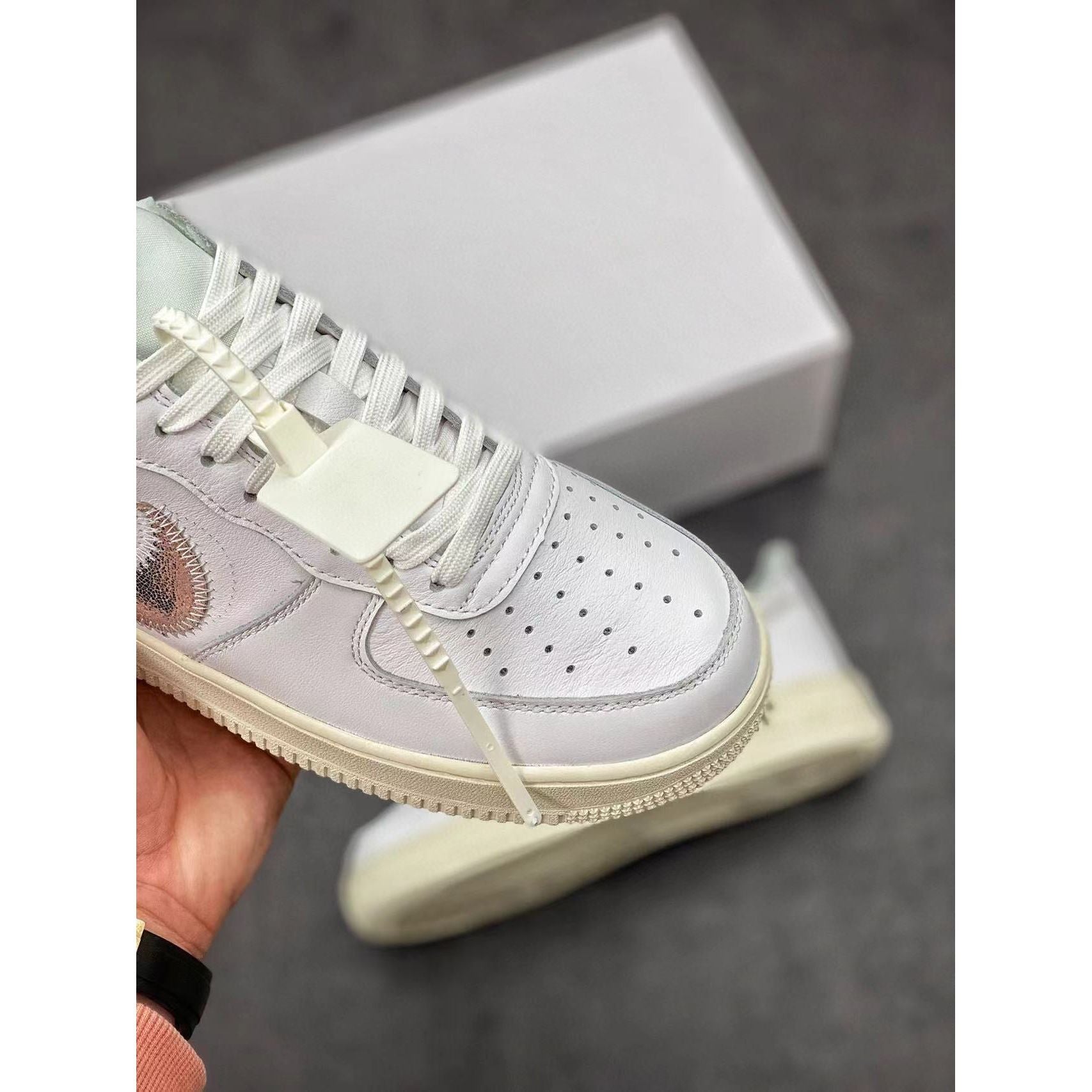 AF 1 Low x OW 'ComplexCon Exclusive' White - Image 3