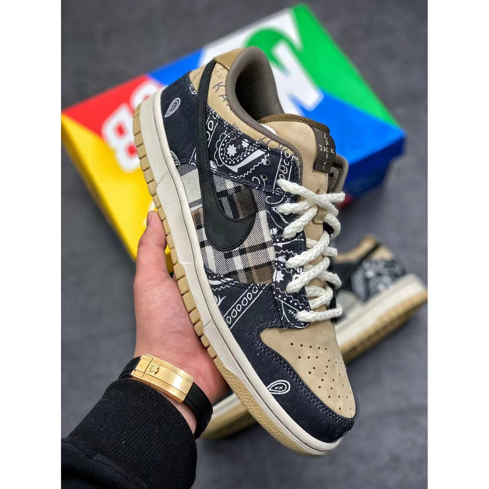 Dunk Low Premium QS SB x Travis Scott 'Cactus Jack' - Image 2
