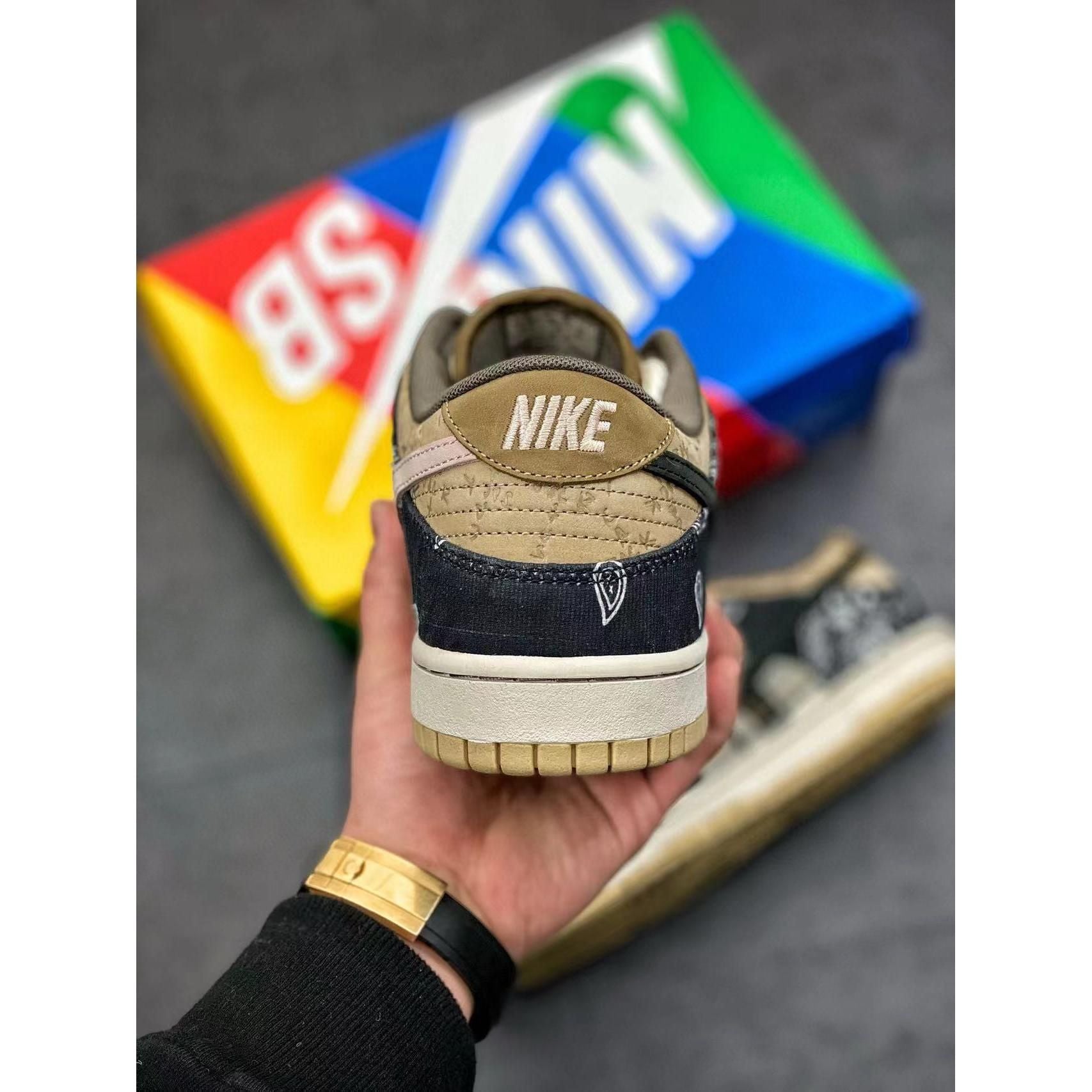 Dunk Low Premium QS SB x Travis Scott 'Cactus Jack' - Image 6