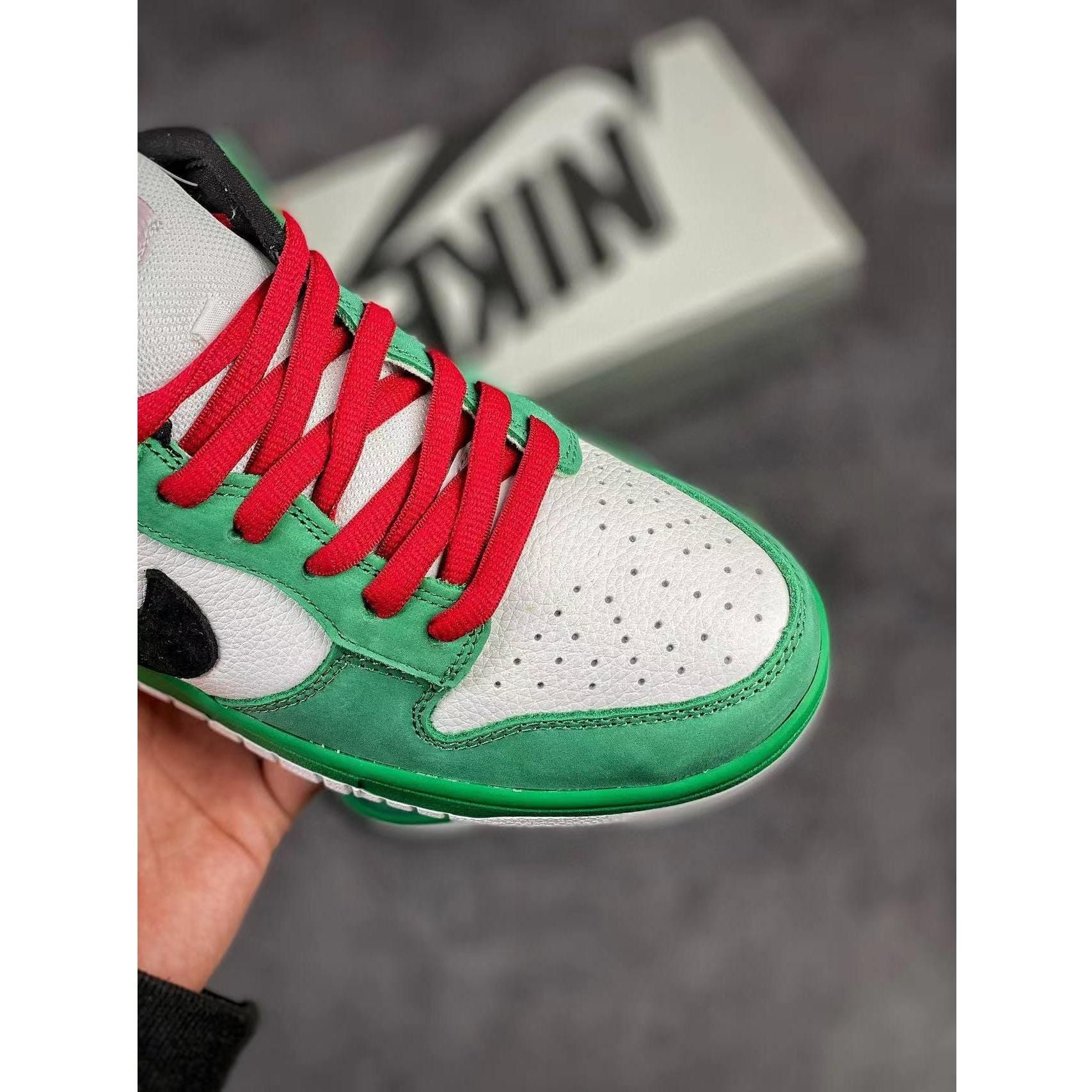 Dunk Low Pro SB 'Heineken' - Image 3