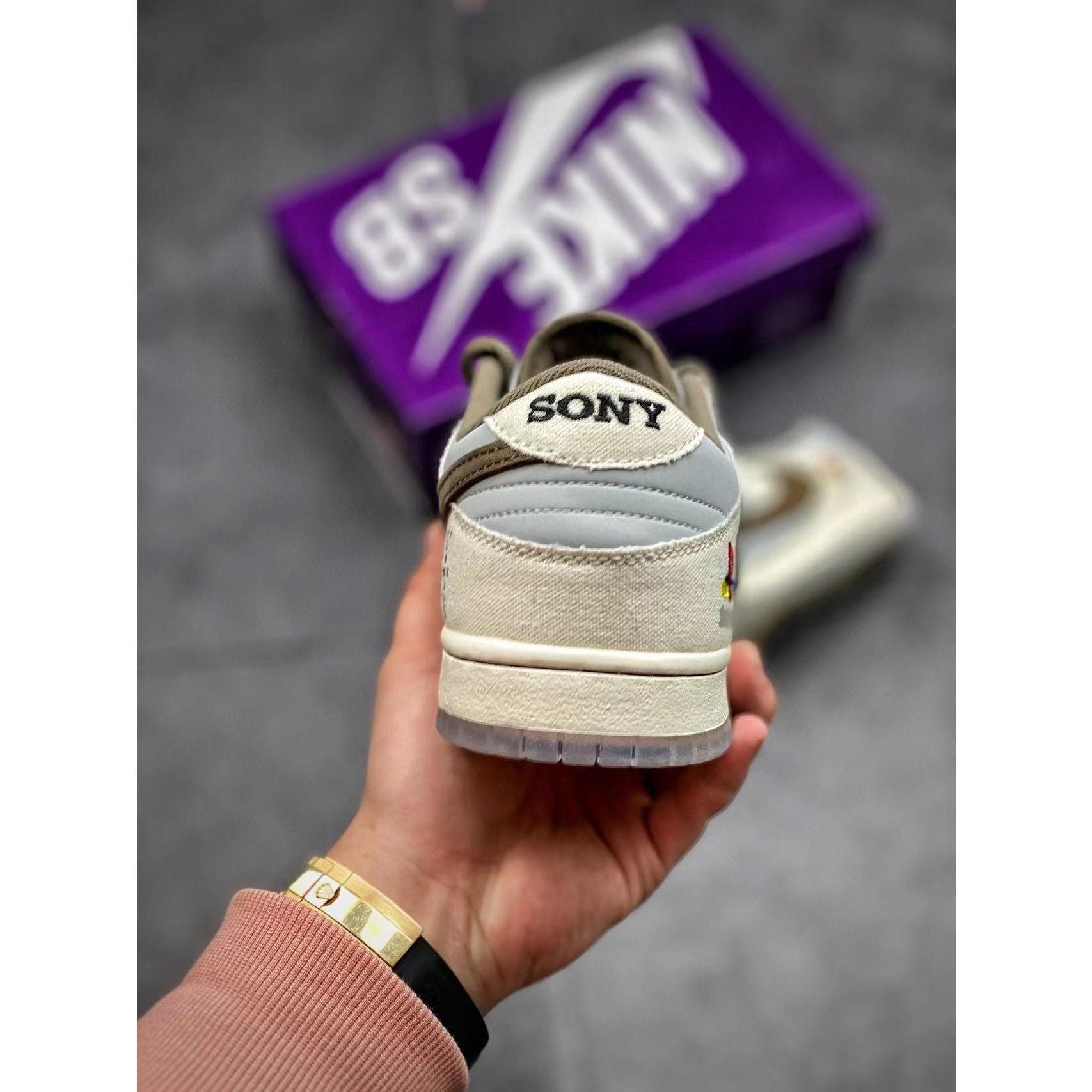Dunk Low x Travis Scott x Playstation - Image 6
