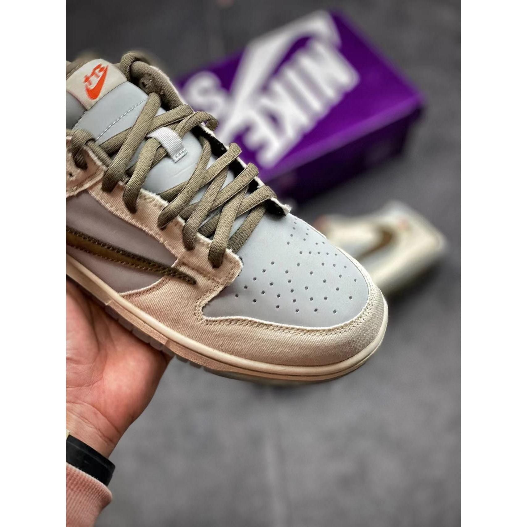Dunk Low x Travis Scott x Playstation - Image 3
