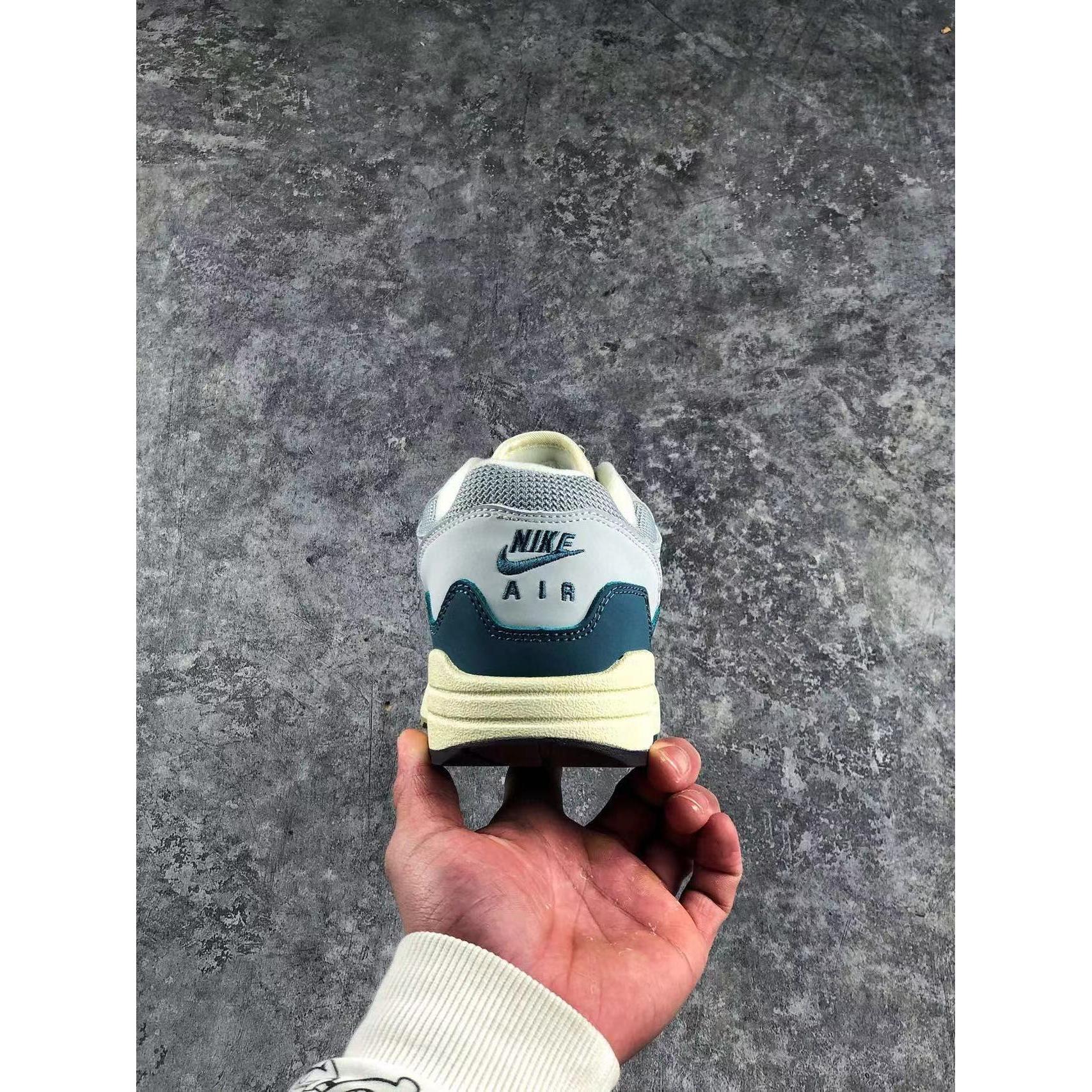 AM 1 x Patta 'Noise Aqua' - Image 6