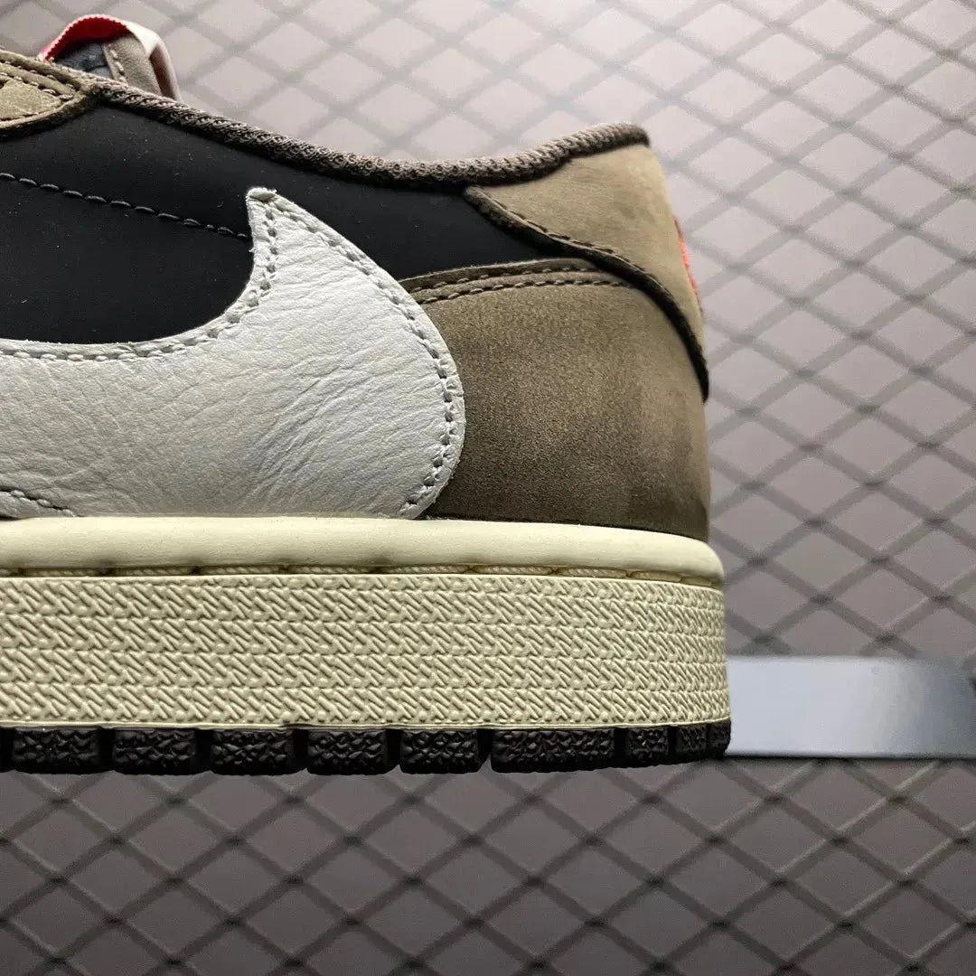 AJ 1 Low x Travis Scott 'Mocha' - Image 3