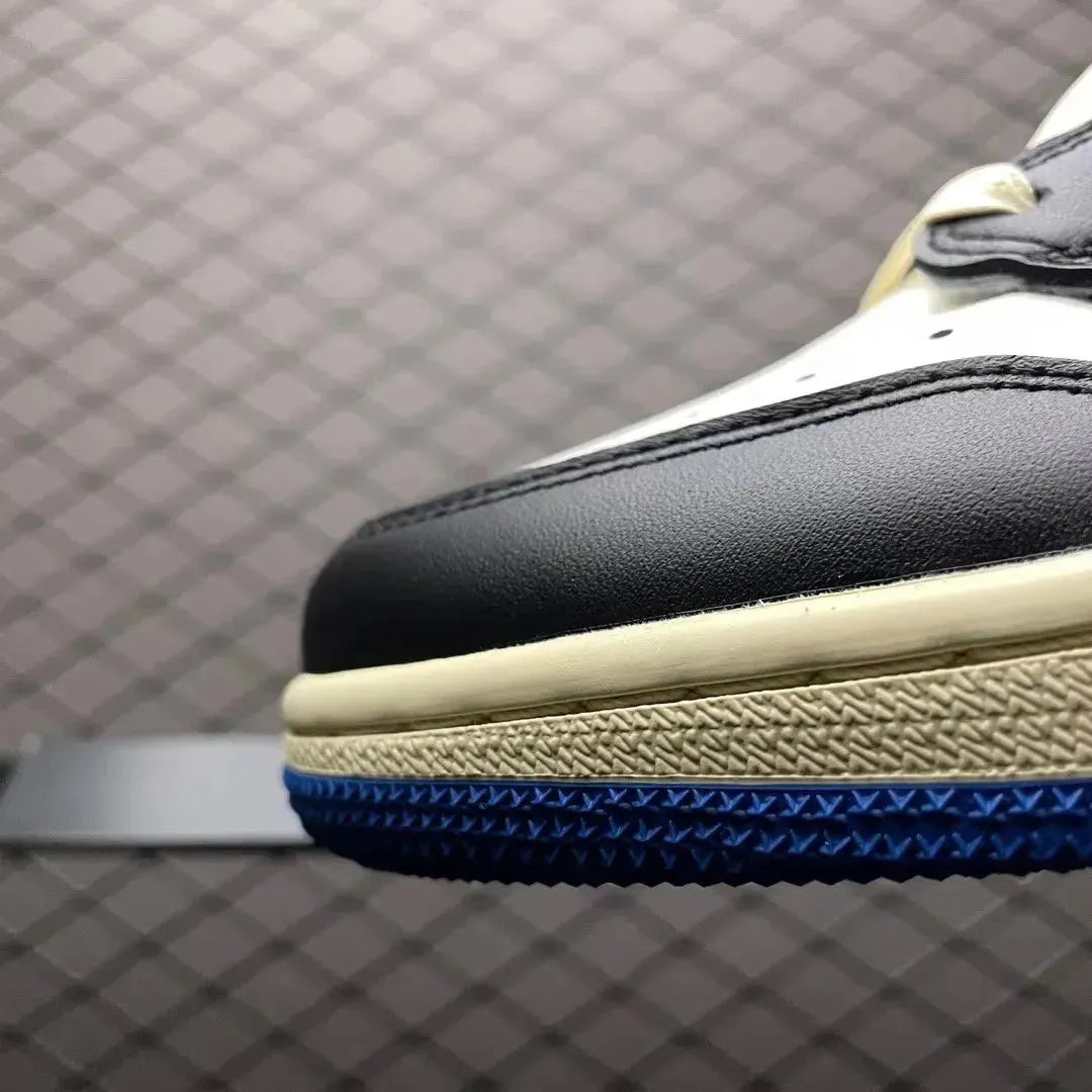 AJ 1 Retro Low x Travis Scott x Fragment Design - Image 2