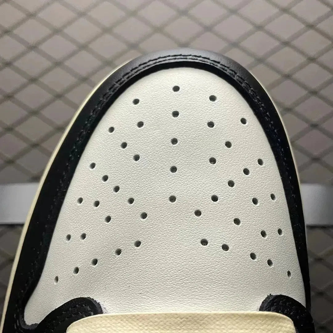 AJ 1 Retro Low x Travis Scott x Fragment Design - Image 4