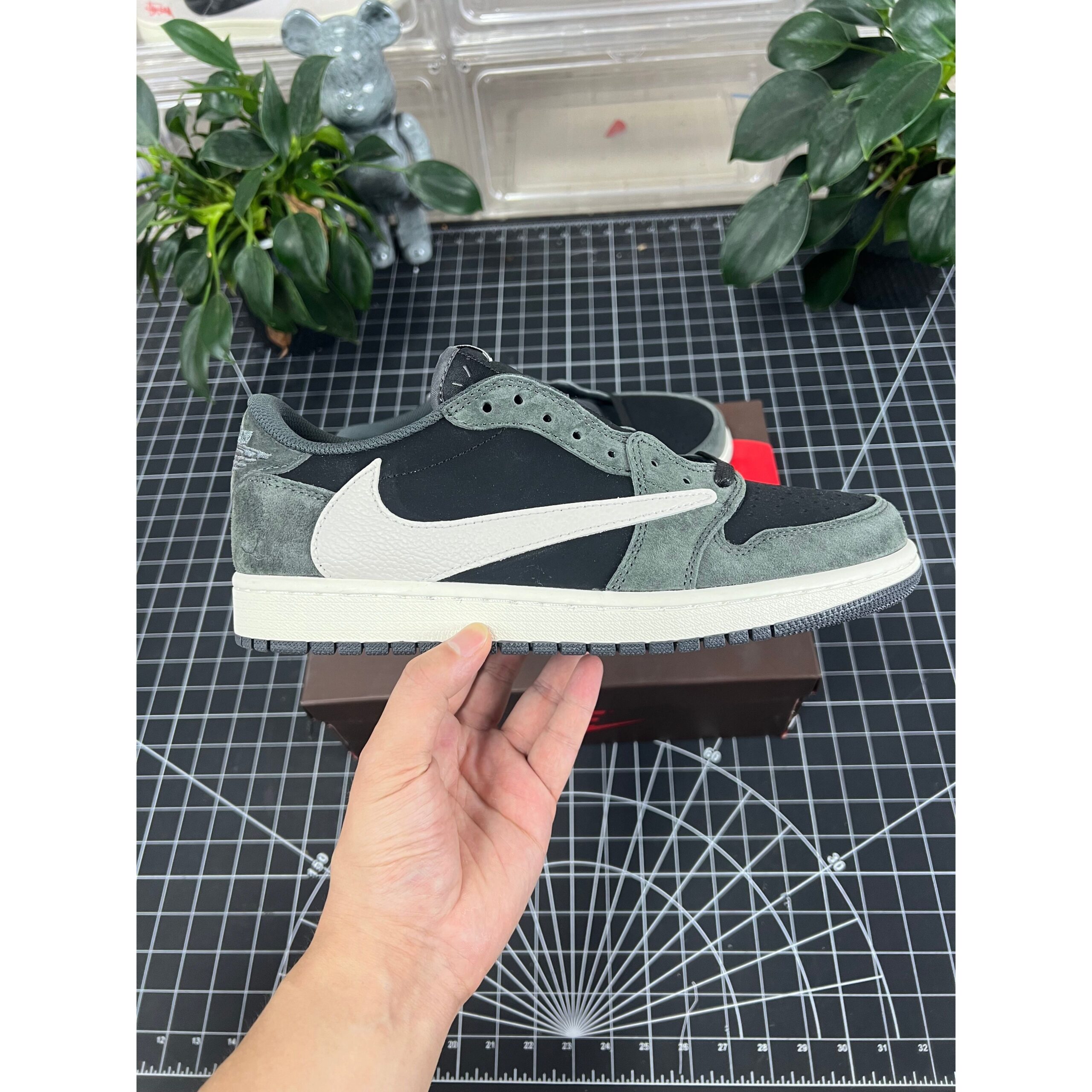 AJ 1 Low x Travis Scott 'Phantom Grey' - Image 3