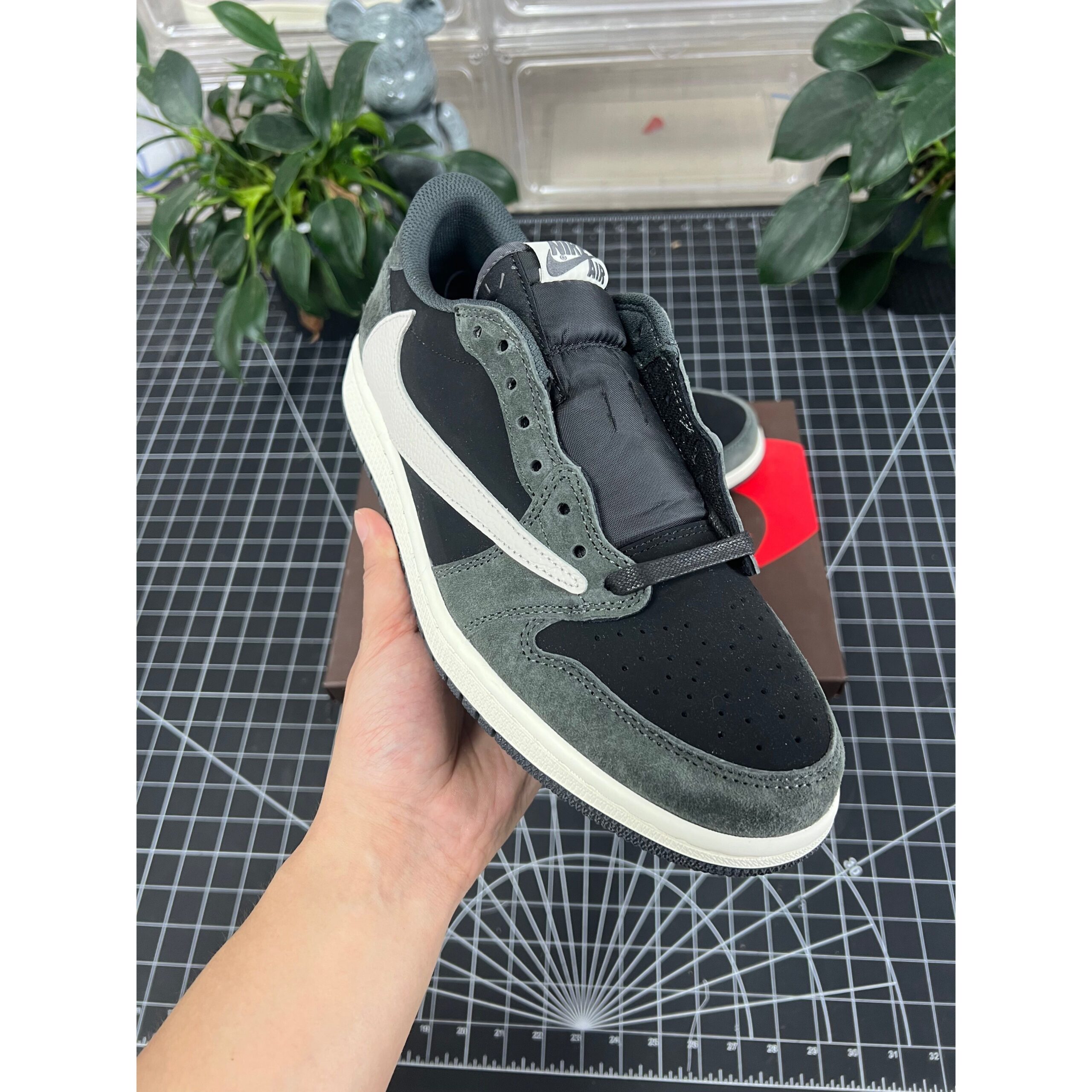 AJ 1 Low x Travis Scott 'Phantom Grey' - Image 2