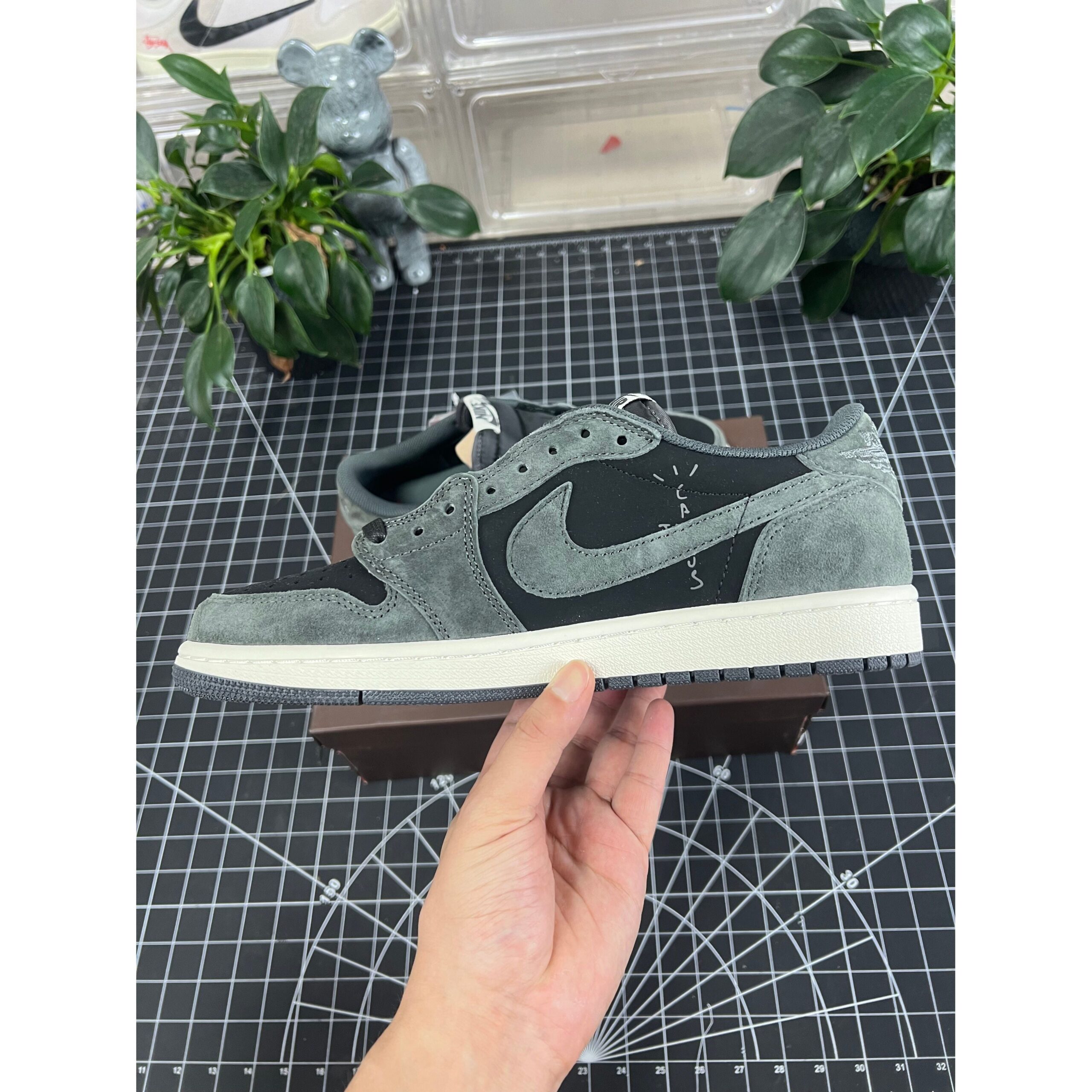 AJ 1 Low x Travis Scott 'Phantom Grey' - Image 7