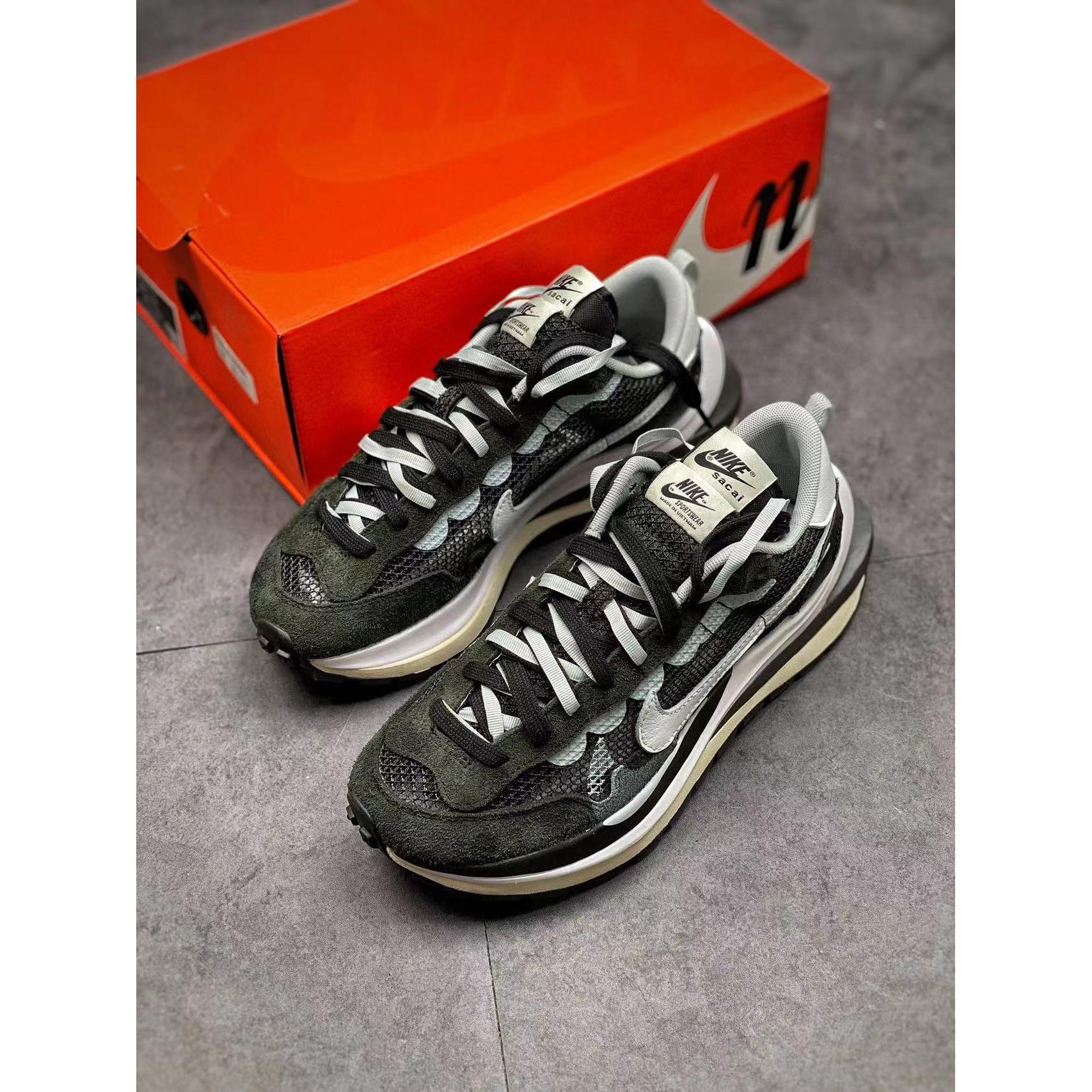 Sacai x VaporWaffle 'Black White' - Image 10