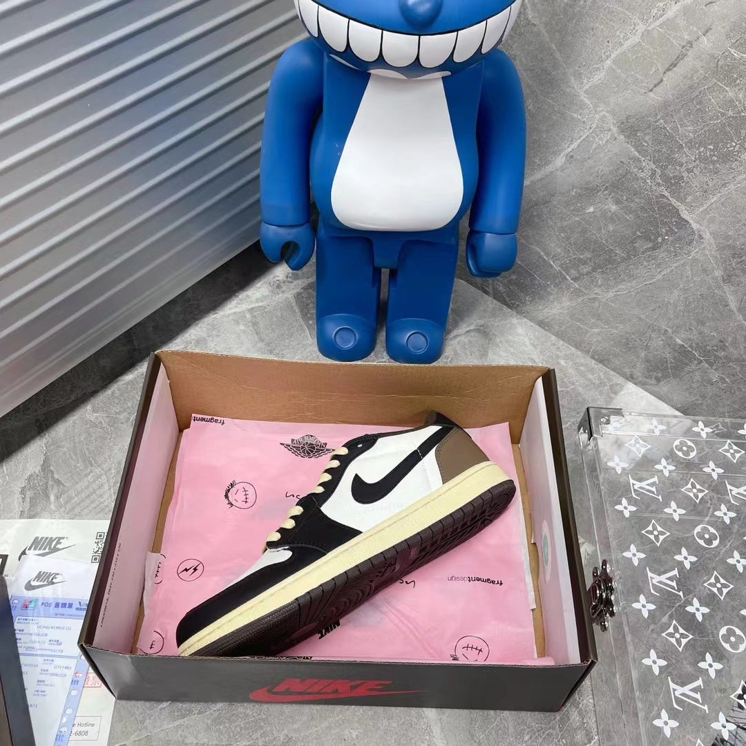 AJ 1 Retro Low 'Dark Mocha' - Image 6
