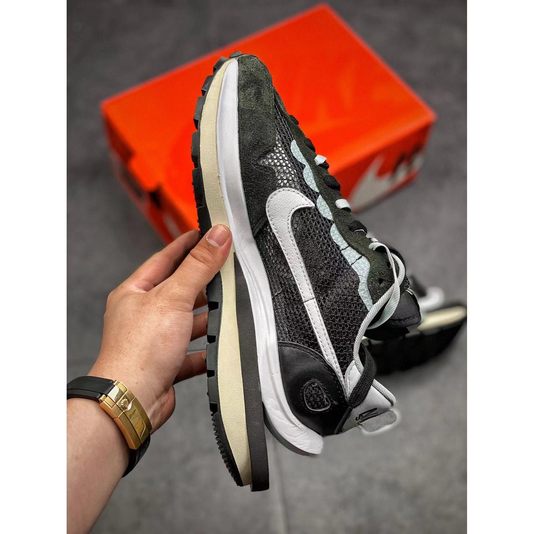 Sacai x VaporWaffle 'Black White' - Image 6