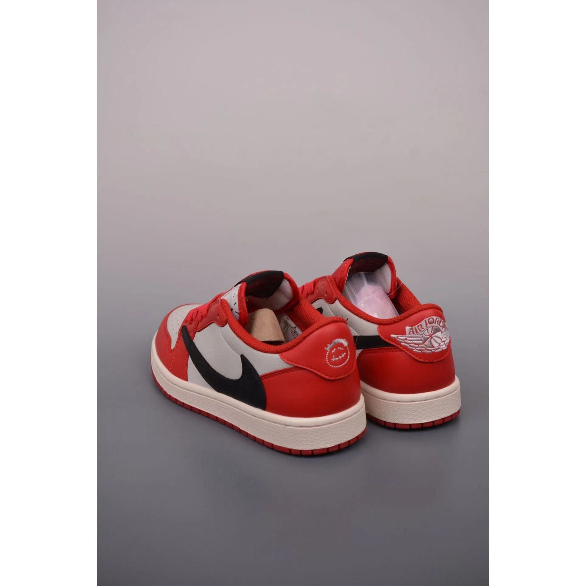AJ 1 Retro Low x Travis Scott 'Chicago' Customs - Image 3