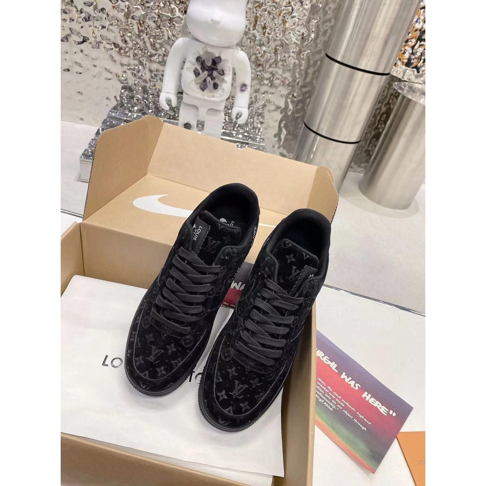 AF 1 Low x LV 'Triple Black' - Image 2