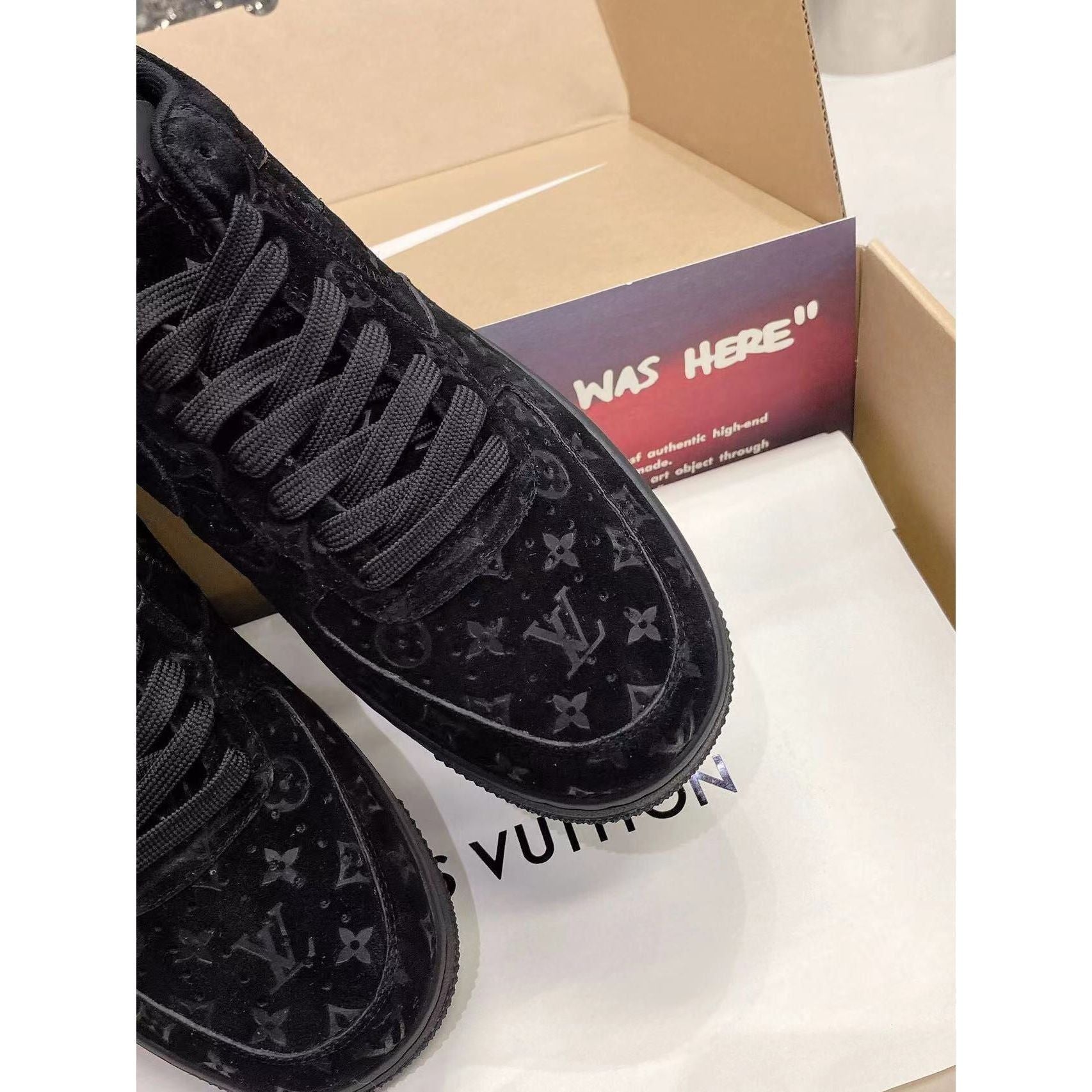 AF 1 Low x LV 'Triple Black' - Image 3
