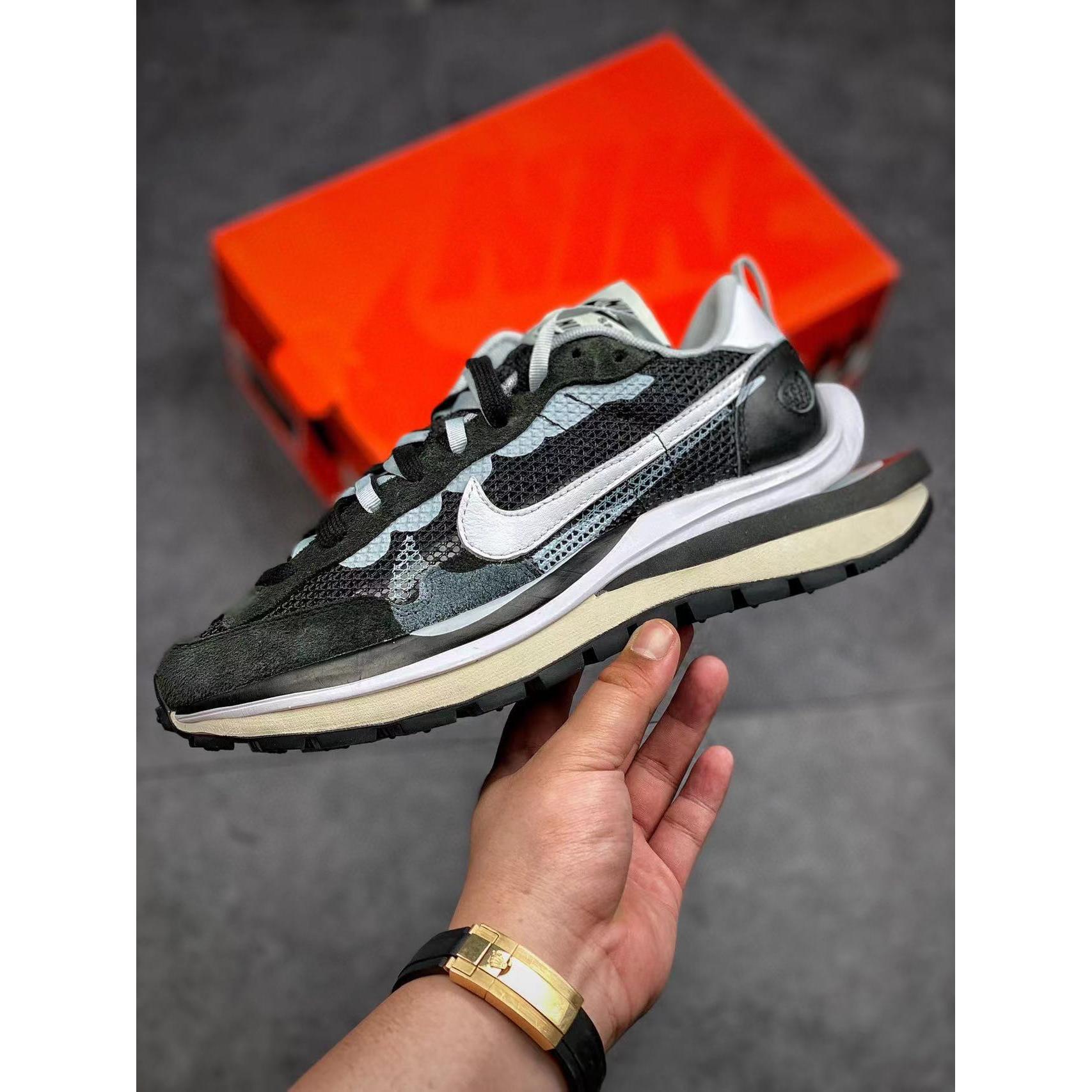 Sacai x VaporWaffle 'Black White' - Image 5