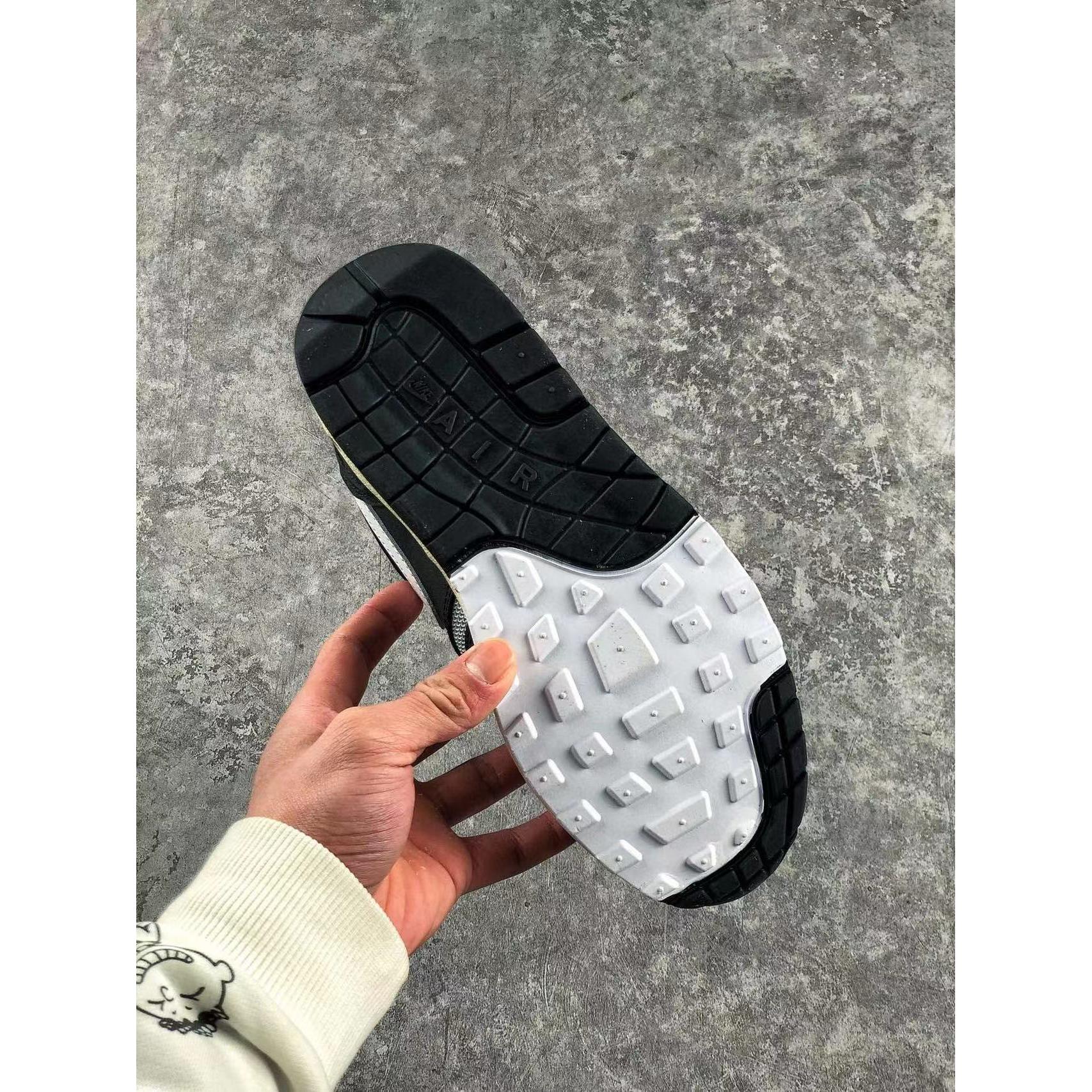 AM 1 x Patta 'Black' - Image 7