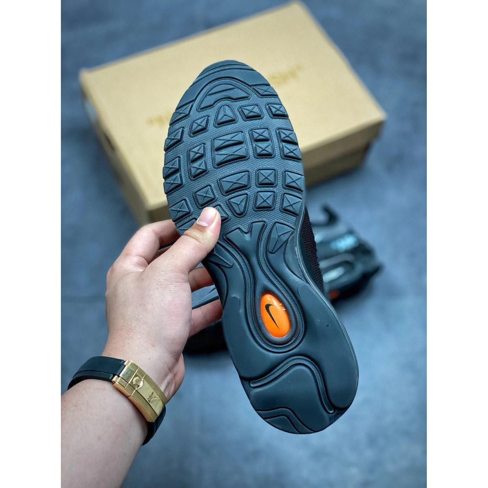 AM 97 x OW 'Black' - Image 9