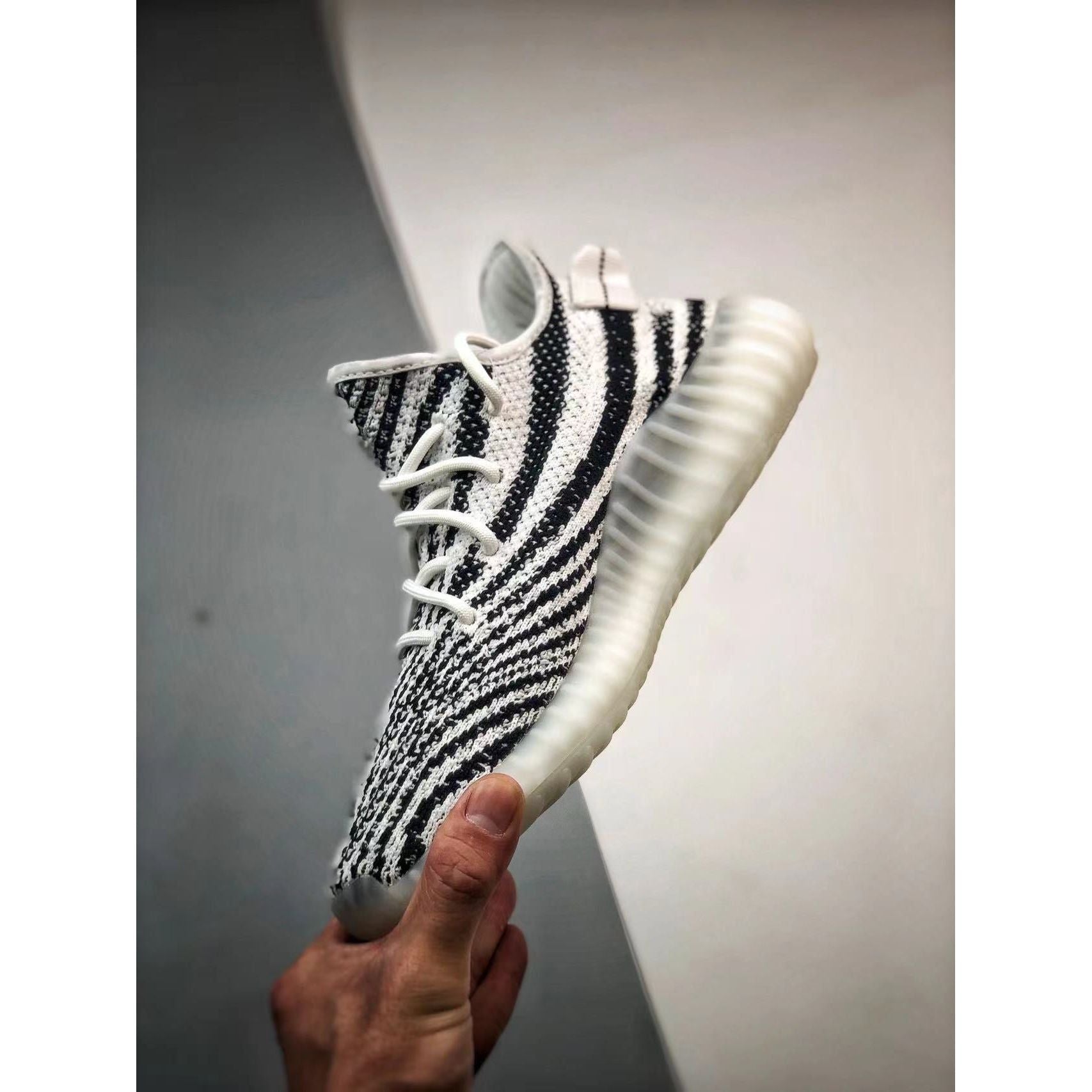 YZY Boost 350 V2 'Zebra' - Image 6