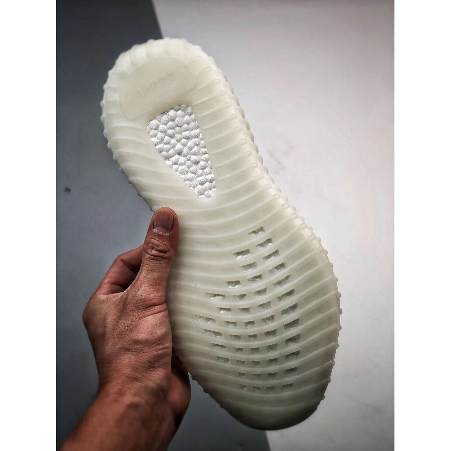 YZY Boost 350 V2 'Zebra' - Image 8