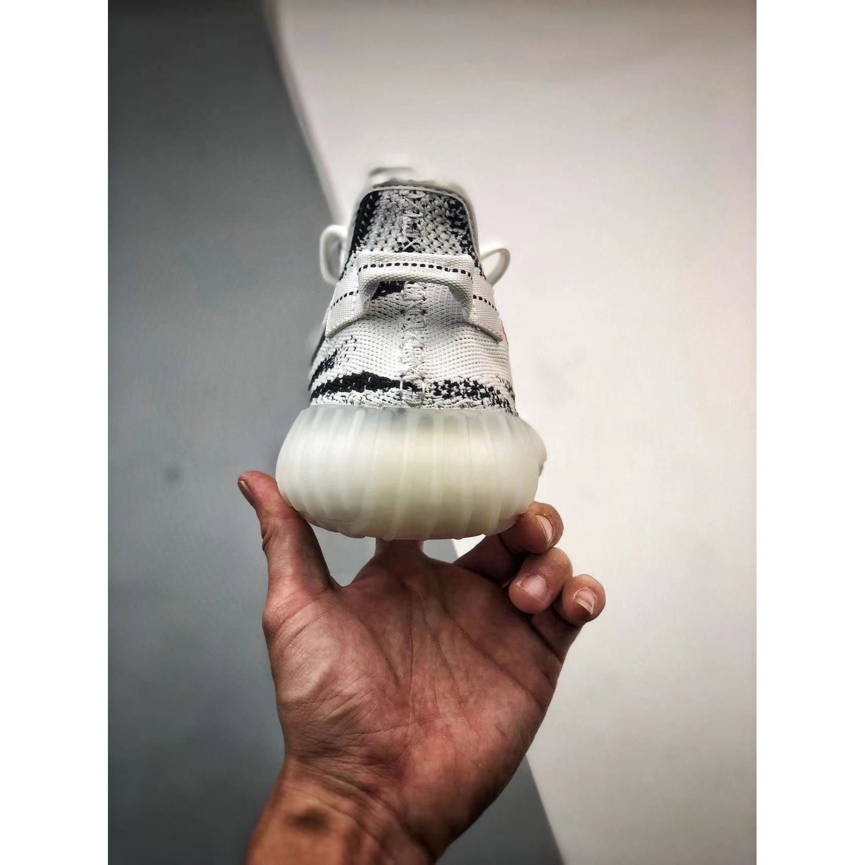 YZY Boost 350 V2 'Zebra' - Image 7