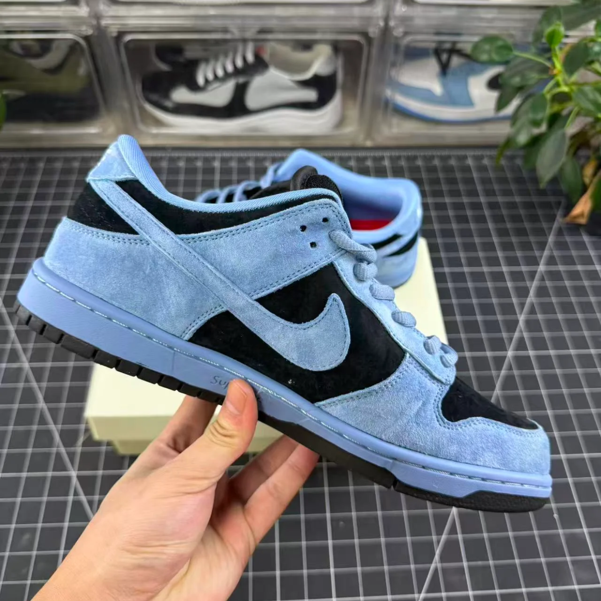 Dunk Low SB x Supreme 'Ocean Fog' - Image 3