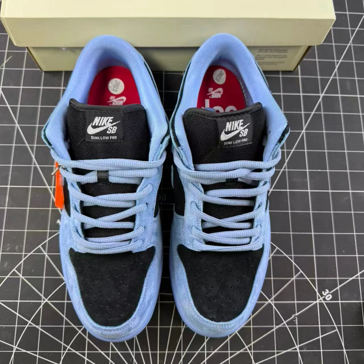 Dunk Low SB x Supreme 'Ocean Fog' - Image 5