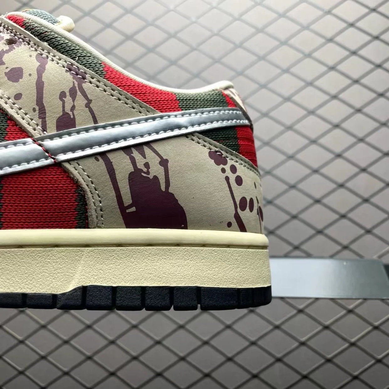 Dunk Low 'Freddy Krueger' - Image 5