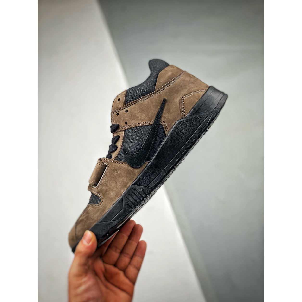 Jumpman x Travis Scott Cut The Check 'Mocha' - Image 3