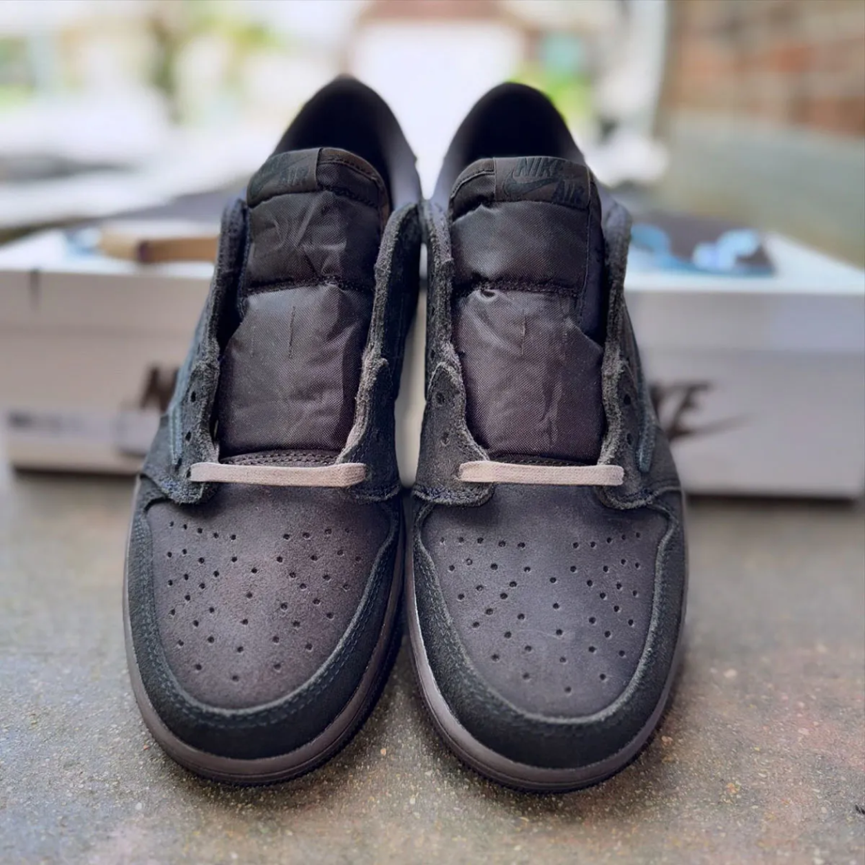 AJ 1 Low x Travis Scott 'Velvet Brown' - Image 3