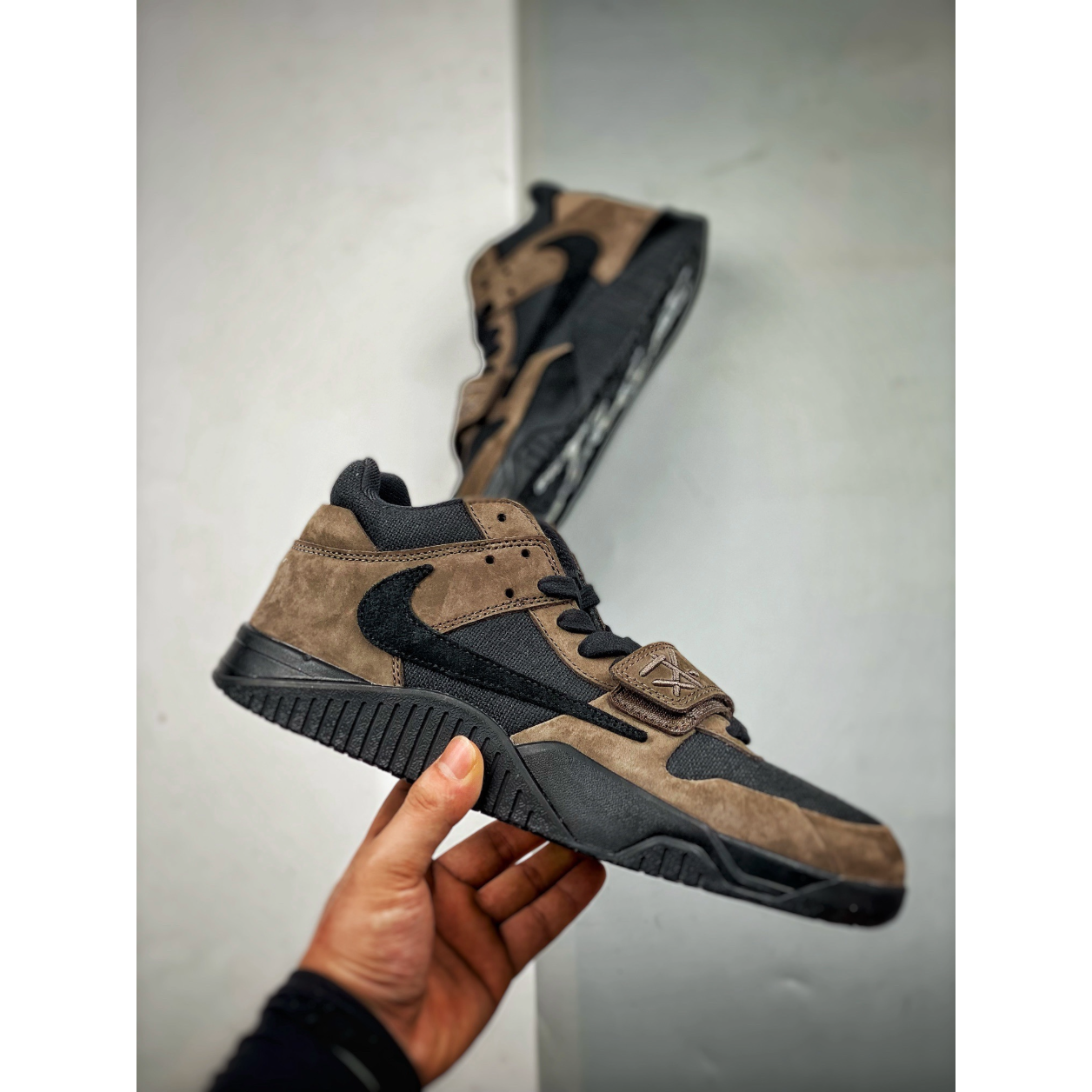Jumpman x Travis Scott Cut The Check 'Mocha' - Image 6